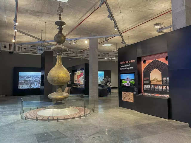 700 artefacts from Mughal era