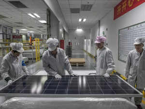 China rules solar energy, but its industry at home is in trouble:Image