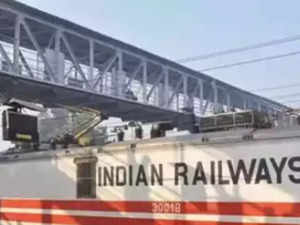 Chhattisgarh: Engine of empty passenger train derails after hitting fallen tree, driver injured:Image
