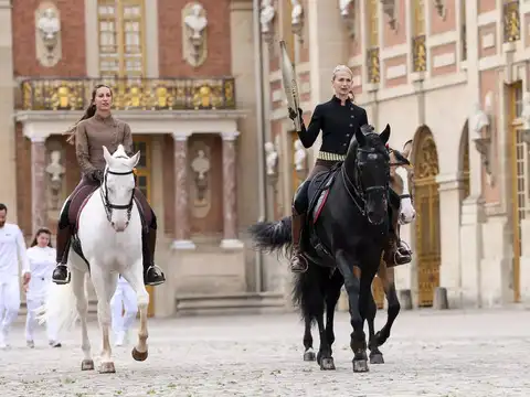 ​Torch relay in Versailles​