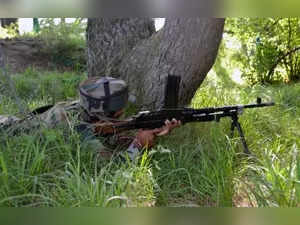 Army foils infiltration bid on LoC in J&K's Kupwara, firing continuing (Lead)