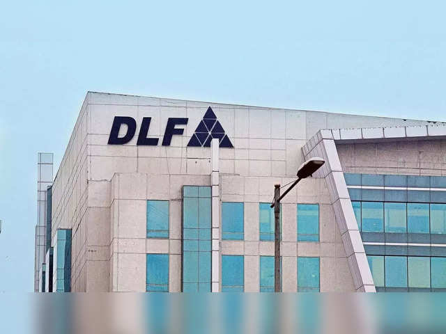 Sell DLF Aug. Future around Rs 850