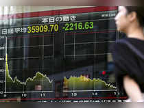 Japan's Nikkei 225 index plunges nearly 7% as global sell-offs resume
