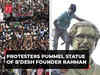 Bangladesh unrest: Angry protesters loot PM's palace, pummel statue of founder Mujibur Rahman