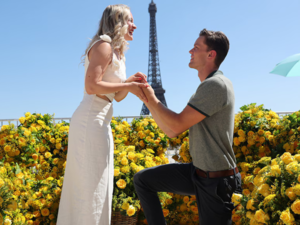 Love at Paris Olympics: Gold medalist investment banker proposes girlfriend with thousand roses at Eiffel Tower