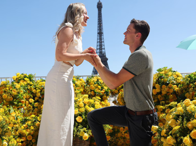 Olympic gold medalist Justin Best proposing his girlfriend