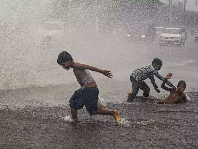 Rains lash Delhi