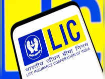 LIC stock portfolio surges to Rs 15 lakh crore, 95 stocks sold in Q1