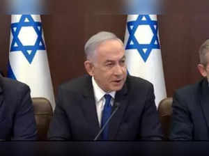 Israel says it agrees to resume ceasefire talks (Lead)