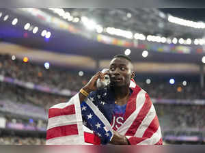 Noah Lyles combats Covid to get bronze in men's 200m final, taken off from track in wheelchair, videos viral