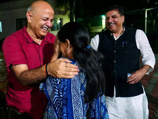 ​Manish Sisodia with Sunita Kejriwal​