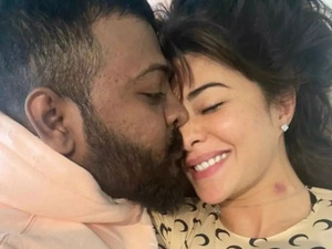 Jacqueline Fernandez turns 39, conman Sukesh Chandrasekhar gifts her 100 iPhones