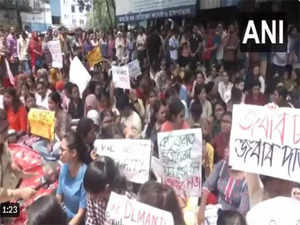 Nurses demands justice after a post-graduate trainee doctor was found dead inside RG Kar Medical College and Hospital