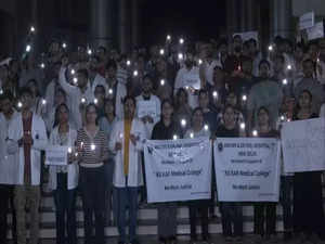 Delhi: RML Hospital doctors protest over death of woman trainee doctor in Bengal