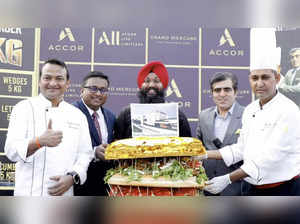 Burger Chachu & Grand Mercure prepare 112-kg gold leaf veggie burger