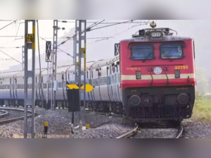 Western Railway ran special superfast trains between Bandra Terminus and Ahmedabad, and Bandra Terminus and Jaipur on August 14 and 15, 2024, halting at key stations like Borivali and Surat.