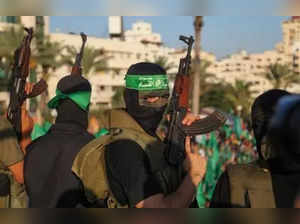 Al-Qassam Brigades launch rockets from Gaza at Tel Aviv