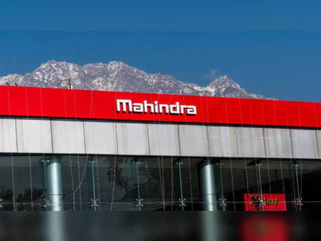 Mahindra & Mahindra 3-Day Gain: 5%