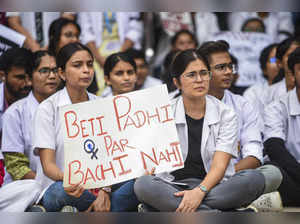 Pune: Members of Maharashtra State Association of Residential Doctors (Central-M...