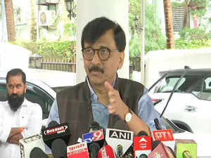 "Leaders in Delhi are giving supari ...": Sanjay Raut on protests outside Uddhav Thackrey's residence