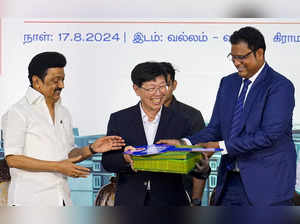 Sriperumbudur: Tamil Nadu Chief Minister MK Stalin, Foxconn Chairman Young Liu, ...