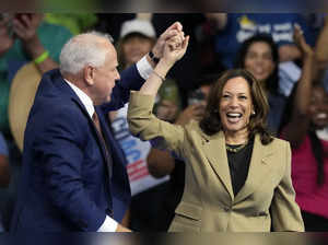 Kamala Harris makes an immigration pitch in Arizona as she fights to gain ground in the Sun Belt