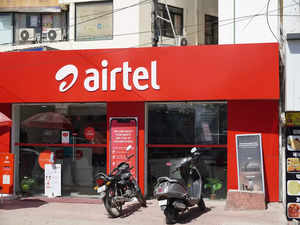 Airtel gives fraudster duplicate SIM without proper verification, Soldier loses lakhs from SBI a/c: NCDRC