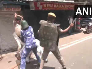 Bharat Bandh: Nationwide protest being held; Patna Police baton charge people protesting against SC's verdict on reservations