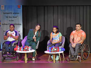 Indian para-athletes Simran Sharma, Ashok, Preethi Pal and para shooter Mona Agarwal.