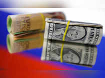 Dollar rebounds against euro before Powell speech