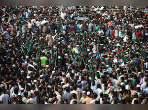 Supporters of Bangladesh Jamaat-e-Islami occupy street of Matijheel area to hold a rally in Dhaka