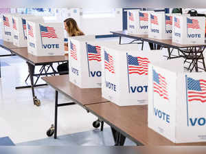 Caucus vs Primary (Getty images)