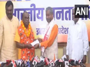 Former Jharkhand CM Madhu Koda, expelled JMM leader Lobin Hembrom join BJP