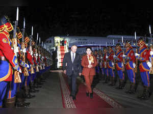 Putin Gets Grand Mongolia Welcome