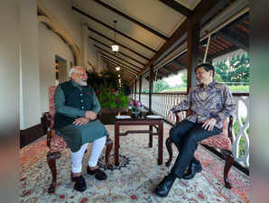 Singapore, Sep 4 (ANI): Prime Minister Narendra Modi meets with Singapore PM Law...