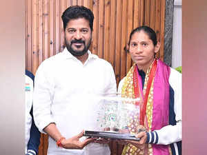 Telangana CM Revanth Reddy felicitates Paralympic bronze medalist Deepthi Jeevanji