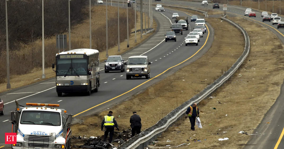 Cars talking to one another could help reduce fatal crashes on US roads