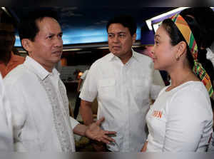 FILE PHOTO: Evangelist pastor Apollo Quiboloy  welcomes senator and presidential candidate