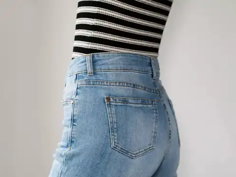 ​Wear high-waisted bottoms​