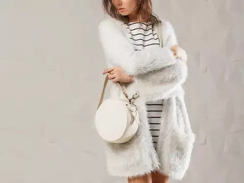 7 dressing tips every skinny girl needs to know - Layer up - The Economic  Times