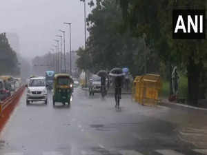 Heavy rains lash national capital; IMD issues yellow alert