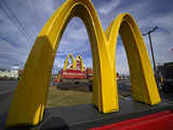 McDonald’s rolls out kiosks that take cash, pushing diners away from cashiers