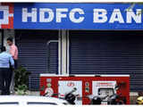 HDFC in talks with global banks to offload Rs 8,400 crore in loans