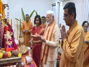 PM Modi attends Ganesh Puja at CJI Chandrachud's residence