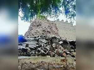 Wall of Malkhed Fort in K’buragi partially collapses due to rain