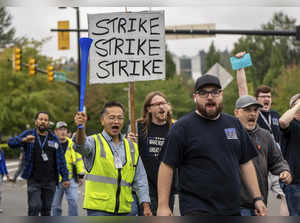 Boeing machinists vote to strike after rejecting pay increases of 25% over 4 years