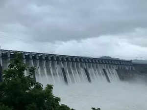 Sardar Sarovar dam releases 2,45,000 cusecs of water due to heavy rains in upstream areas