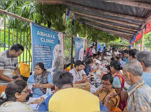 Siliguri: Junior and trainee doctors agitating over Kolkata RG Kar Medical Colle...