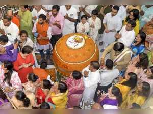 Nagpur: Devotees offer 1101 kg 'Laddu' to Lord Ganesha at a temple during Ganesh...