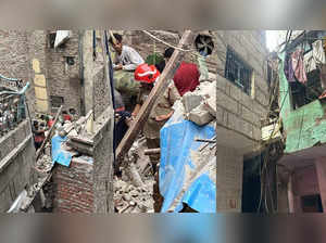 delhi house collapse